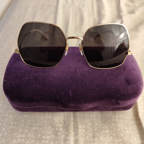 Gucci sunglasses - Picture 1 of 9